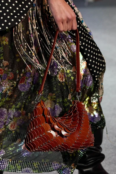 Look 72